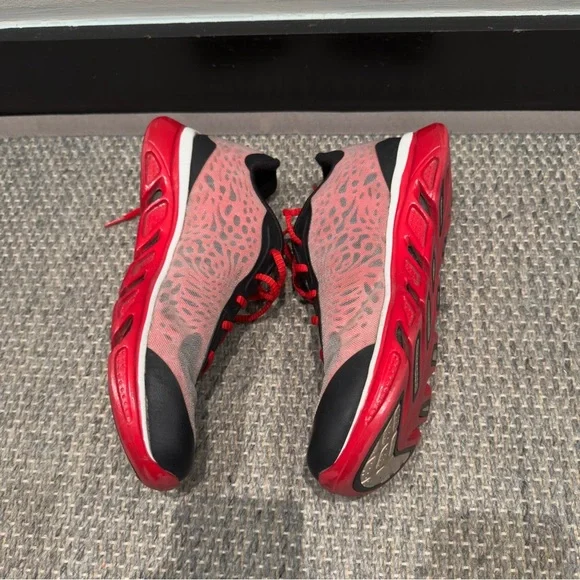 Under Armour Venom Spine Black & Red Sneaker Mens Size 10 - Picture 8 of 9